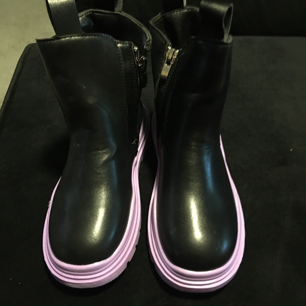 Kids boots new